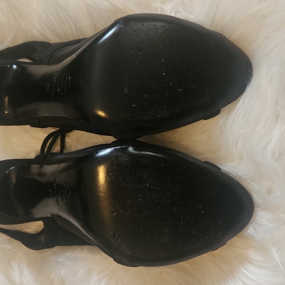 Chanel Heels Black and Silver! - Picture 7 of 8